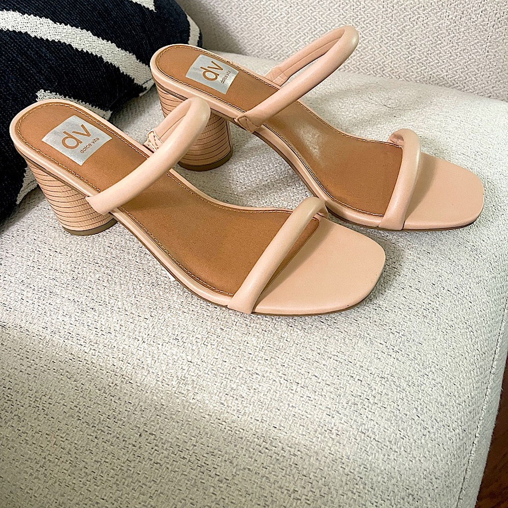 🔥DV by dolce vita Noles Nude Heels